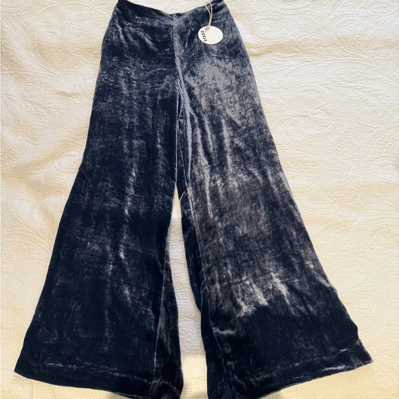 STAUD Margaux Velvet Wide-Leg Pants in Navy - Picture 2 of 9